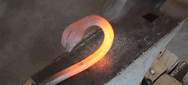 Forging A Beautiful Sword From A Crowbar Is Smart As Hell