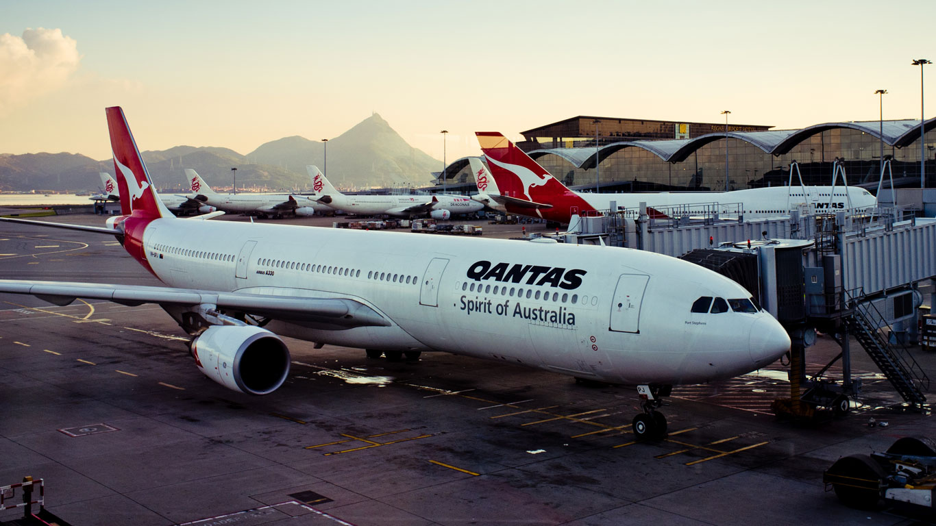 qantas international travel