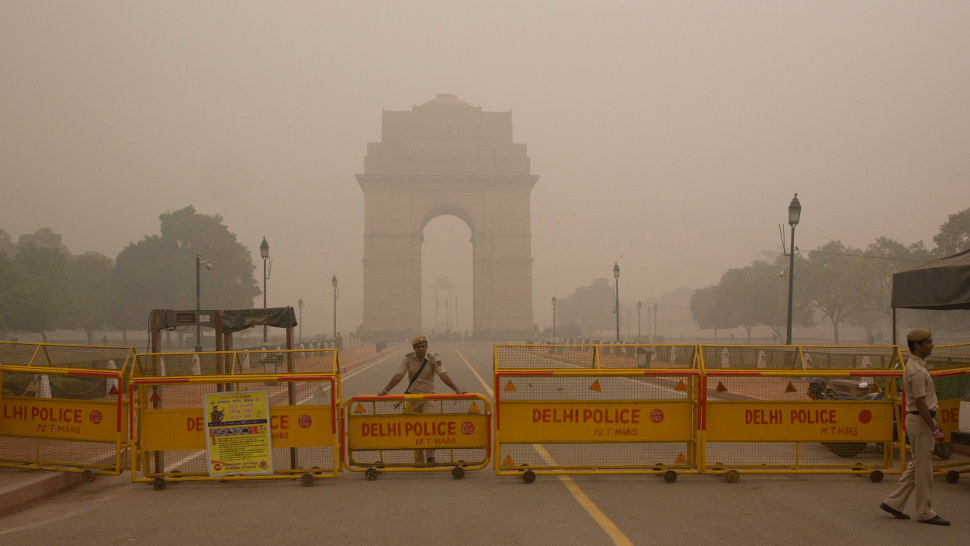 Disturbing Images Show The Extent Of Delhi’s Extreme Pollution Emergency