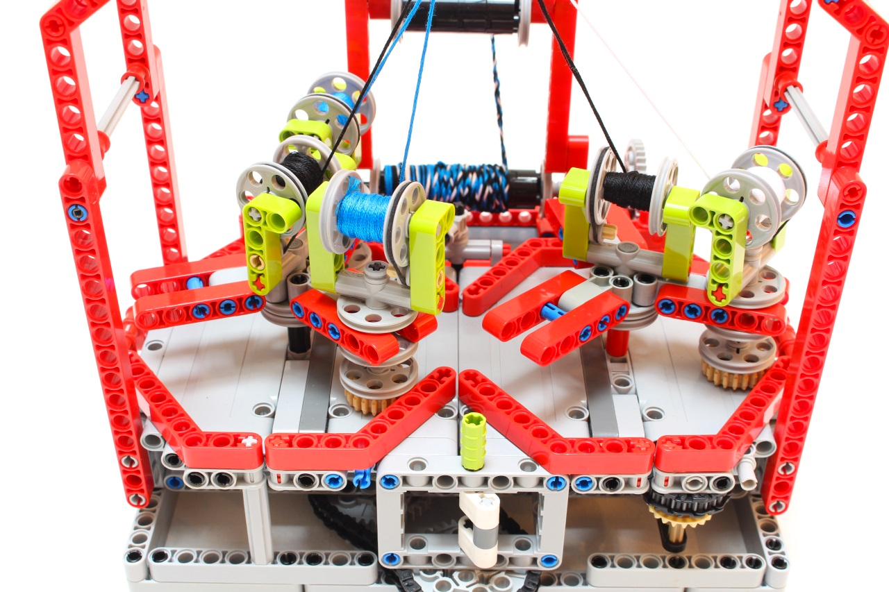 Use LEGO To Make Your Own Rope