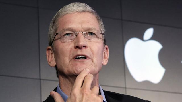 What Donald Trump Told Tim Cook On The Phone