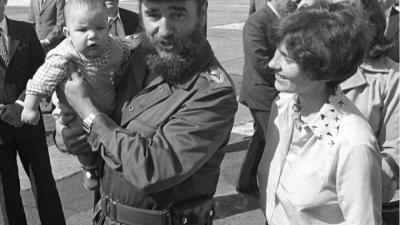 No, That’s Not Fidel Castro Holding Justin Trudeau As A Baby