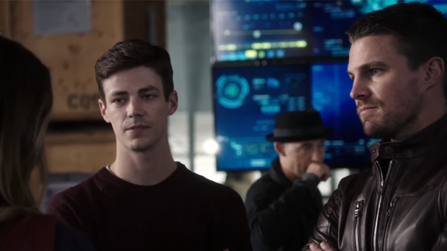 Barry Allen Tries (And Fails) To Be The Team Leader In A New DC Crossover Clip