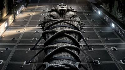 Tom Cruise Assures You Mummies Are Real In The First Footage From The Mummy