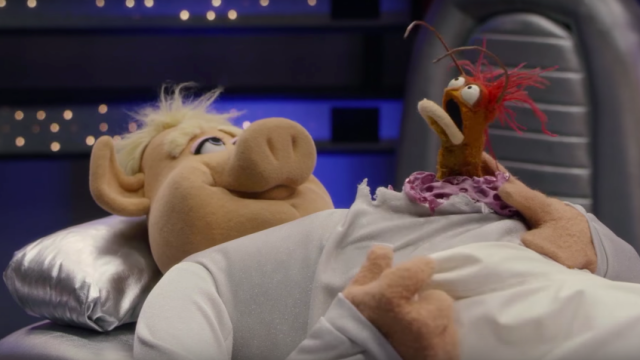 Muppets ‘Pigs In Space’ Reboot Has Pig Guts, Hussies, And Alien Humping