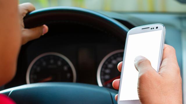 The UK Government Is Planning Talks To Block Phones While Driving