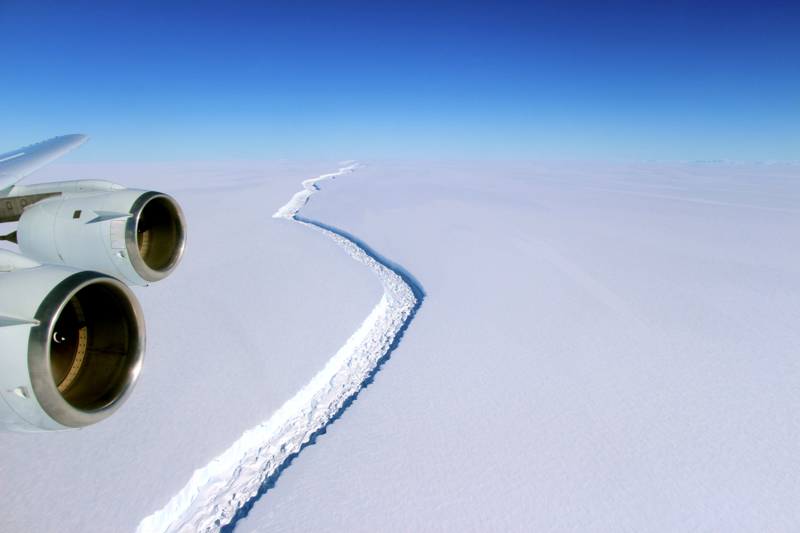 A Huge Chunk Of Antarctic Ice Is On The Cusp Of Breaking Away