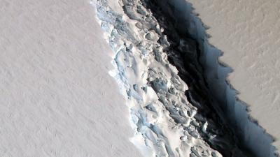 A Huge Chunk Of Antarctic Ice Is On The Cusp Of Breaking Away
