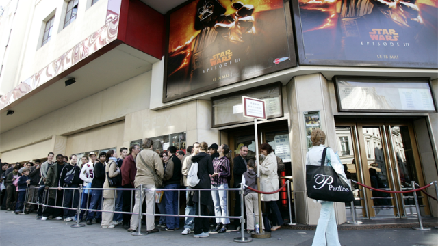 Former Babylon 5 Director Is Making A Movie About Waiting In Line For Star Wars