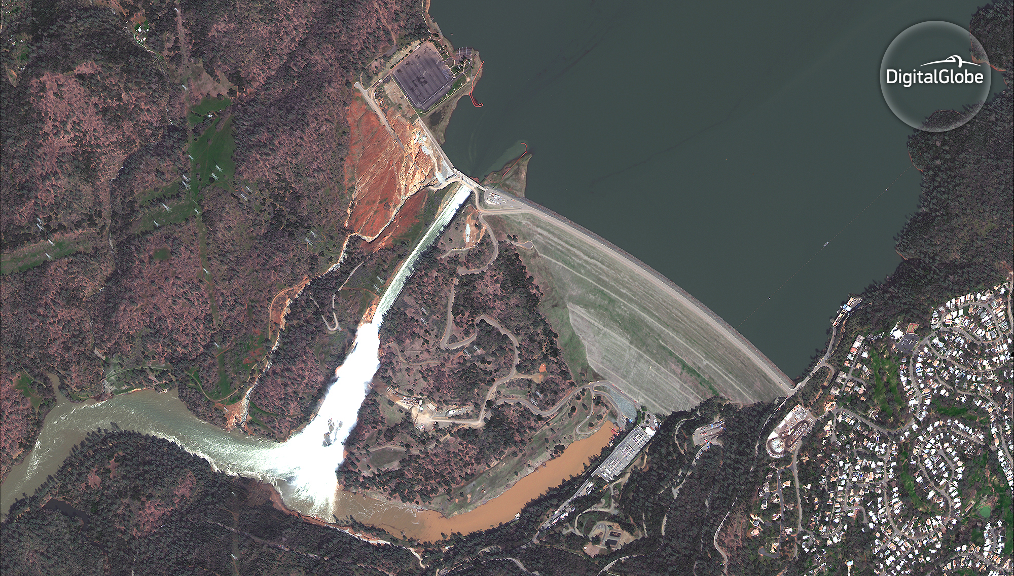 Dramatic Satellite Images Show The Oroville Dam From Drought To Overflow