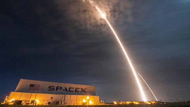 Money Won’t Save SpaceX’s Moon Tourists If Something Goes Wrong