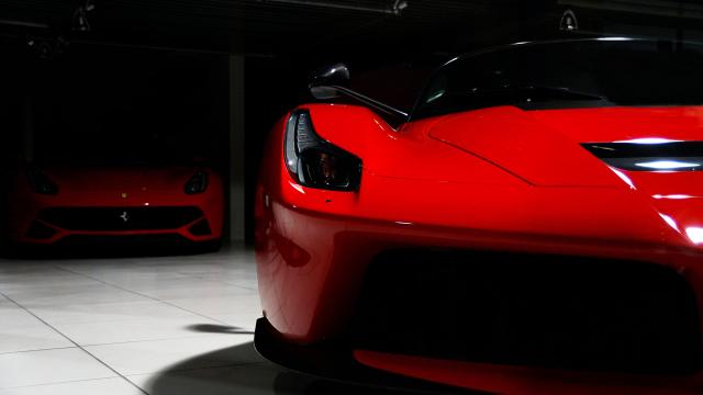 Your Ridiculously Awesome Ferrari Wallpaper Is Here