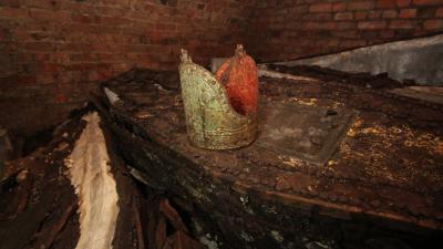 Secret Medieval Tomb Reveals Resting Site Of Five Lost Archbishops