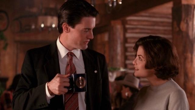 10 Things To Watch, Read, And Eat To Get Mentally Prepared For The New Twin Peaks