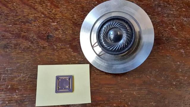 A Graphene Speaker With No Moving Parts Uses Heat To Produce Sound