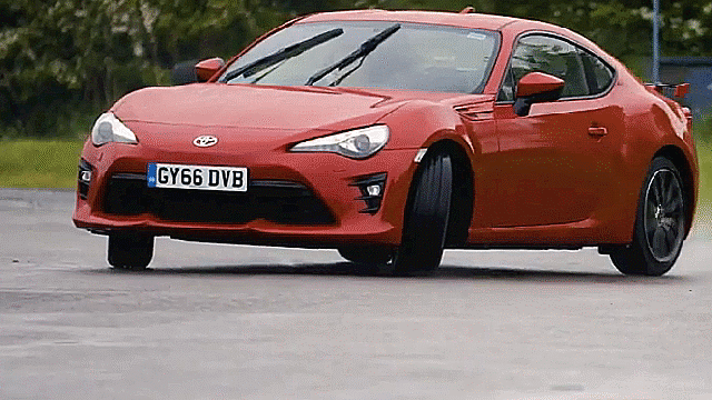 The Idiot’s Guide To Oversteer Vs. Understeer And How To Beat Both