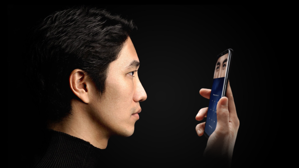 It’s Alarmingly Easy To Hack The Samsung Galaxy S8’s Iris Scanner