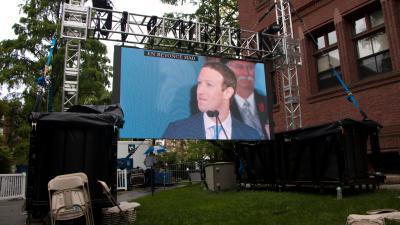 Scenes From Mark Zuckerberg’s First Big Stump Speech
