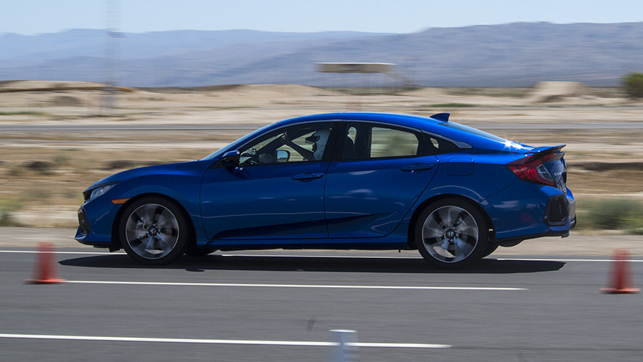The 2017 Honda Civic Si Is The Kind Of Fun That Won’t Ruin Your Life