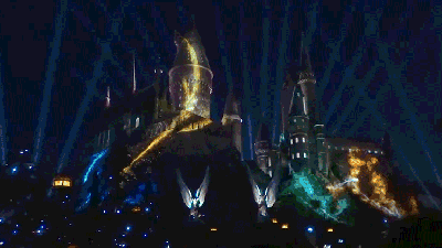 The New Wizarding World Of Harry Potter Light Show At Universal Studios Looks Spectacular