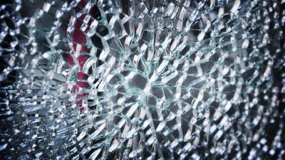 Scientists Reignite 30-Year-Old Debate About Glass With New Calculation