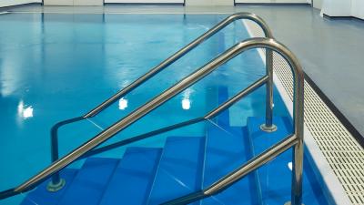 How A Chlorine ‘Freak Accident’ In A Pool Hospitalised Five Kids