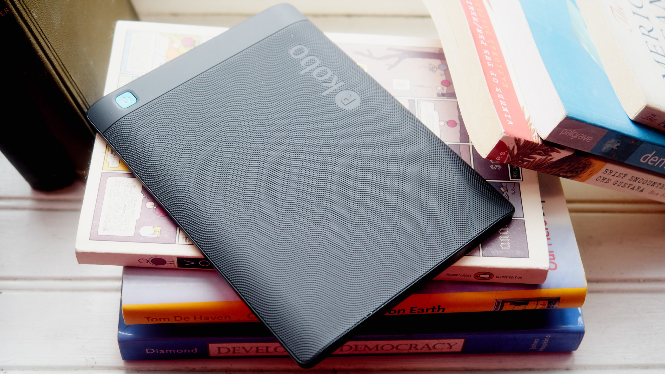 Amazon’s Kindle Is King, So Why Would I Buy This Other E-Reader?