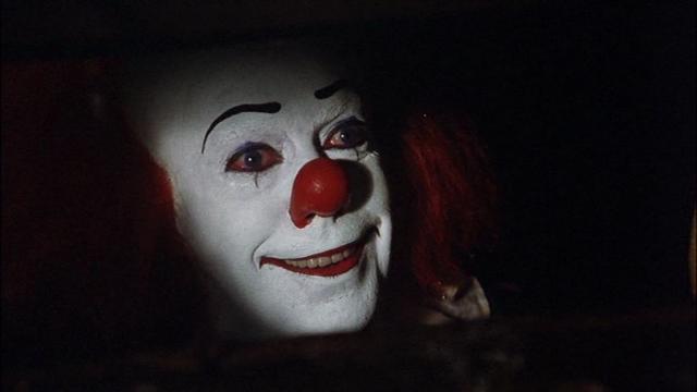 Tim Curry’s Pennywise Spotted In Latest It Trailer