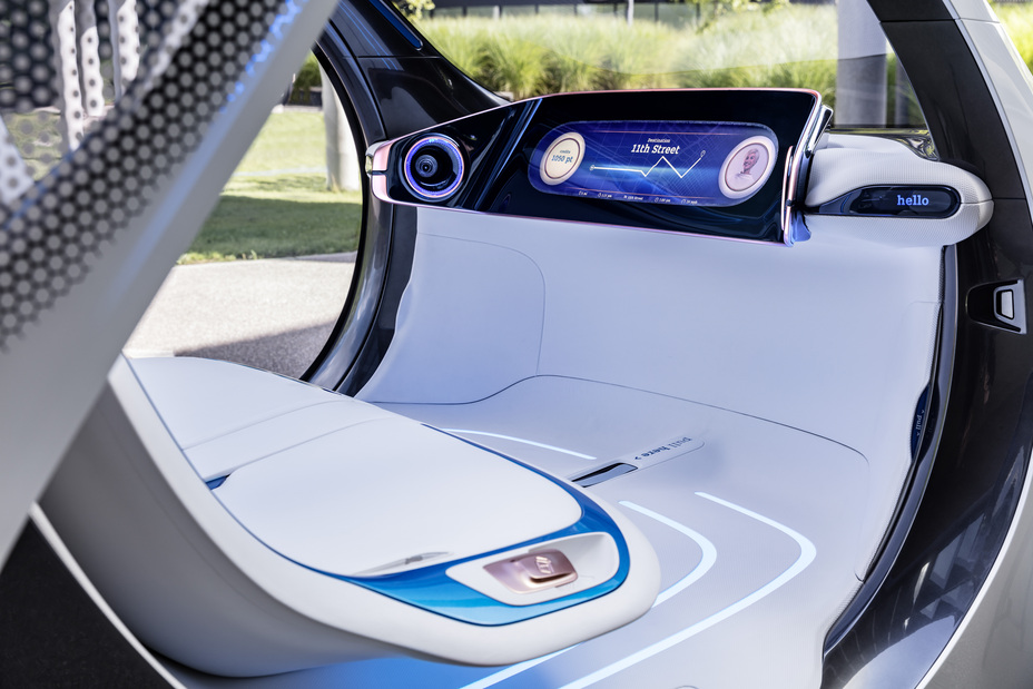 The Fully-Autonomous Electric Smart ForTwo Concept Car Has A Grille That Will Greet You With ‘Hey’
