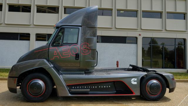 Cummins Beats Tesla To The Punch And Introduces An All-Electric Heavy-Duty Truck