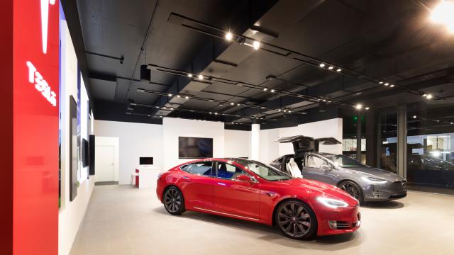 Data Shows Tesla Battery Degradation Under 10% After 250,000km