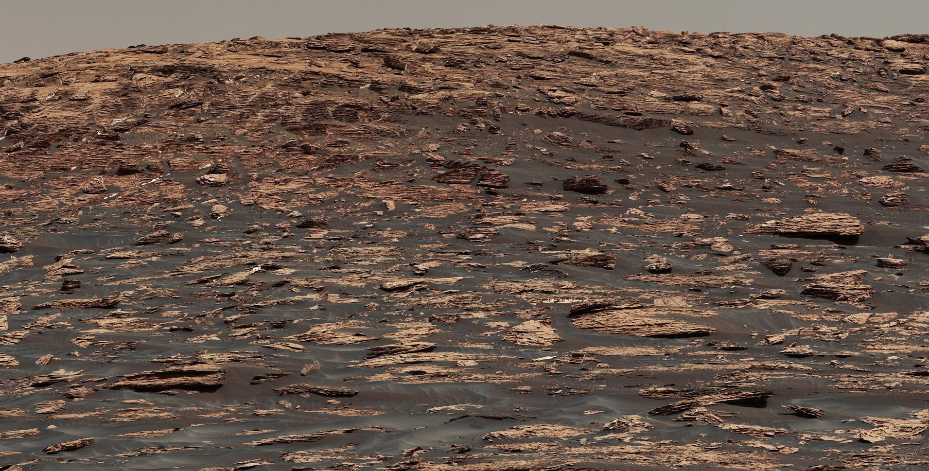 NASA’s Curiosity Rover Captures Spectacular Images As It Climbs Toward A Mysterious Outcrop