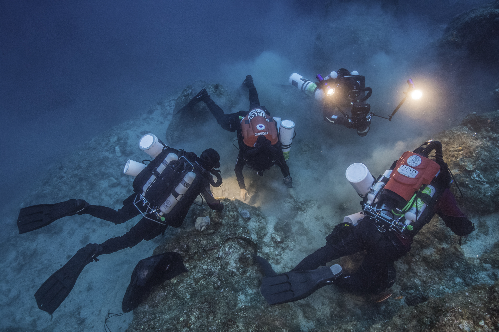 There May Be Seven Incredibly Rare Bronze Statues Buried At The Antikythera Shipwreck