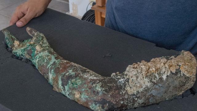 There May Be Seven Incredibly Rare Bronze Statues Buried At The Antikythera Shipwreck