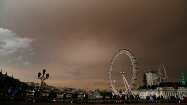 Former Hurricane Ophelia Is Making London Look Pretty Apocalyptic Right Now