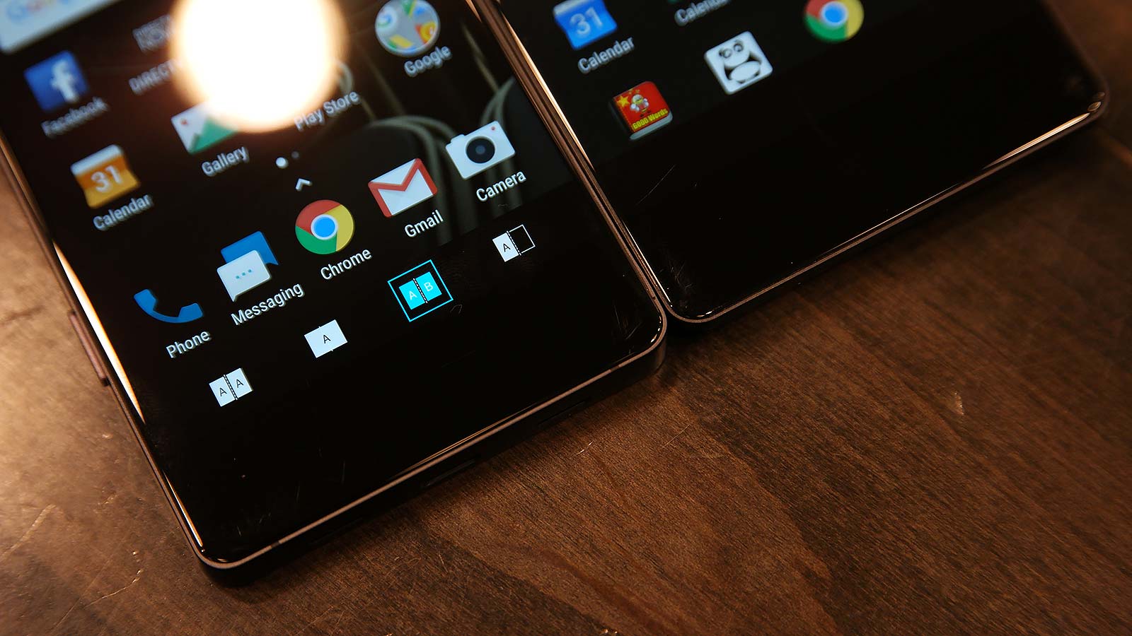 ZTE’s Dual Screen Axon M Phone: The Gizmodo Hands-On