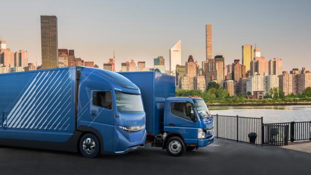 Daimler Reveals Its New 350km Electric Truck In Tesla’s Old Time Slot