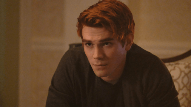 Last Night’s Riverdale Snuck In Another Easter Egg Of Archie Holding Archie Comics