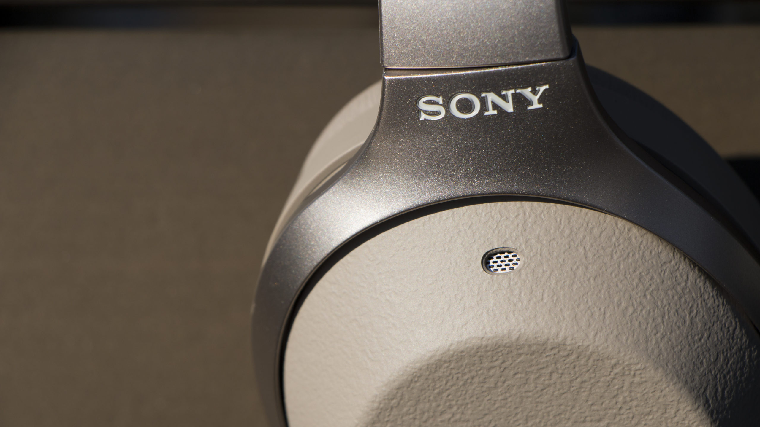 Sony WH-1000MX2 Wireless Noise Cancelling Headphones: The Gizmodo Review