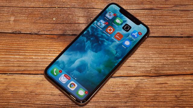 iPhone X Doesn’t Work Right In The Cold, Users Say, But Apple Promises To Fix It