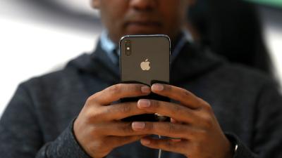 How Black Market Criminals Are Duping Apple Users Into Surrendering Their iPhones