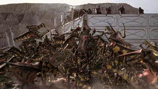 20 Years Later, Some Killer Starship Troopers Behind The Scenes Footage Is Now Online