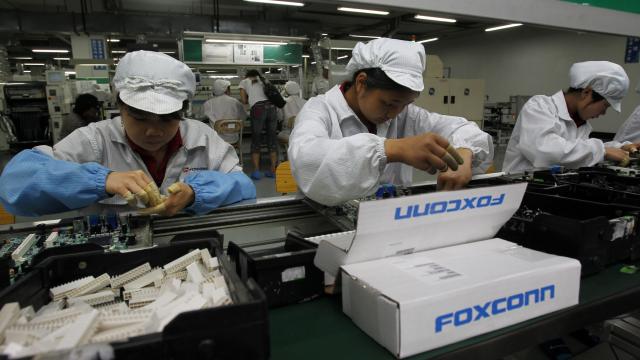 Foxconn Reportedly Used Illegal Student Labour To Manufacture iPhone Xs