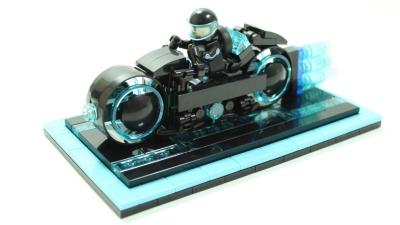 LEGO Enters The Grid With This Fantastic Tron Lightcycle Set