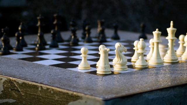 AlphaZero Annihilates World's Best Chess Bot After Just Four Hours Of  Practicing
