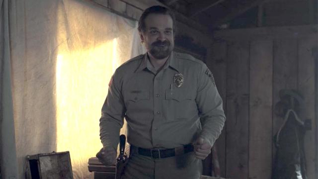 Merriam-Webster Just Used Stranger Things’ David Harbour To Explain ‘Dad Bod’