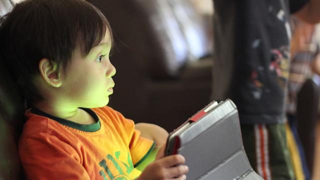 Are Screen Time Guidelines For Children Too Strict?