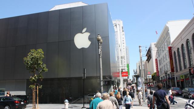 Apple, Google Reroute Employee Buses After Series Of Alleged Attacks Near San Francisco
