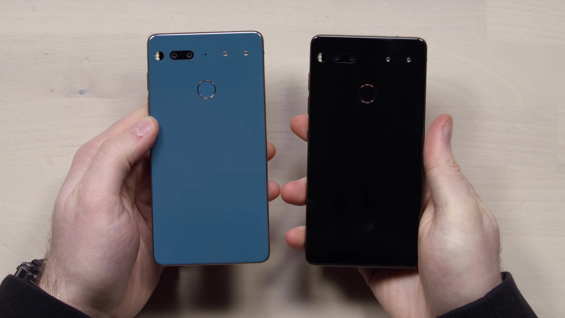 I Can’t Tell What Colour This Phone Is And Honestly It’s Driving Me Nuts