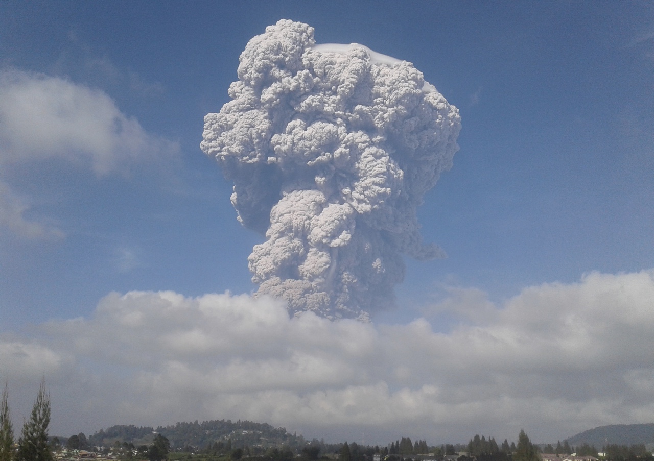 Indonesia’s Mount Sinabung Volcano Erupted Yesterday And The Photos Are Spooky As Hell